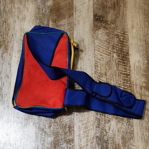 Nintendo Red and Blue Carrying Case - Picture 4 of 9